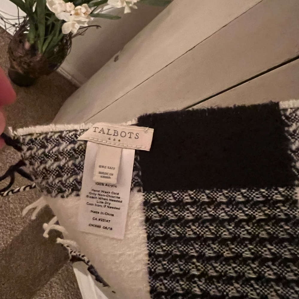 Scarf - Picture 2 of 2